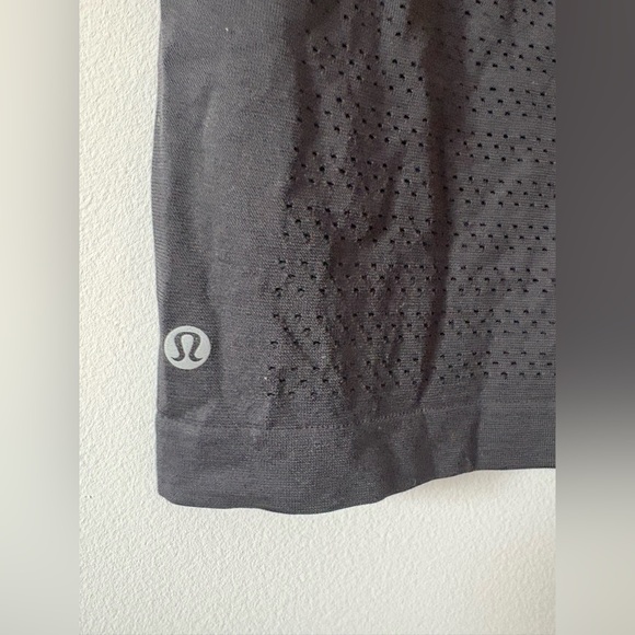 Lululemon Breeze By Short Sleeve *Squad Size 2 - Picture 5 of 6